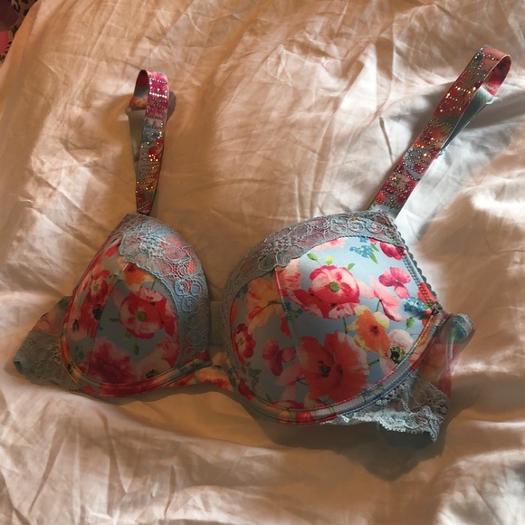 COPY - 🩵Victoria’s Secret Bra!🩵 - Picture 4 of 9